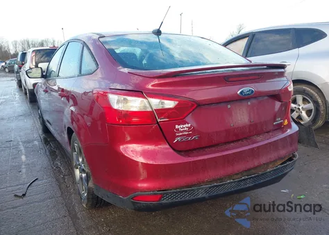 2014 Ford Focus Se z USA, uszkodzony, nr VIN 1FADP3F22EL182741